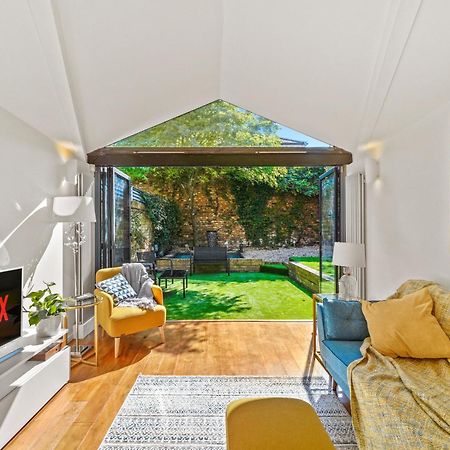 3 Bedroom Mews Home - Clapham Common - Free Private Parking - Sleeps 5 - Newly Refurbished - Sweetpea & Pillow Properties Londýn Exteriér fotografie