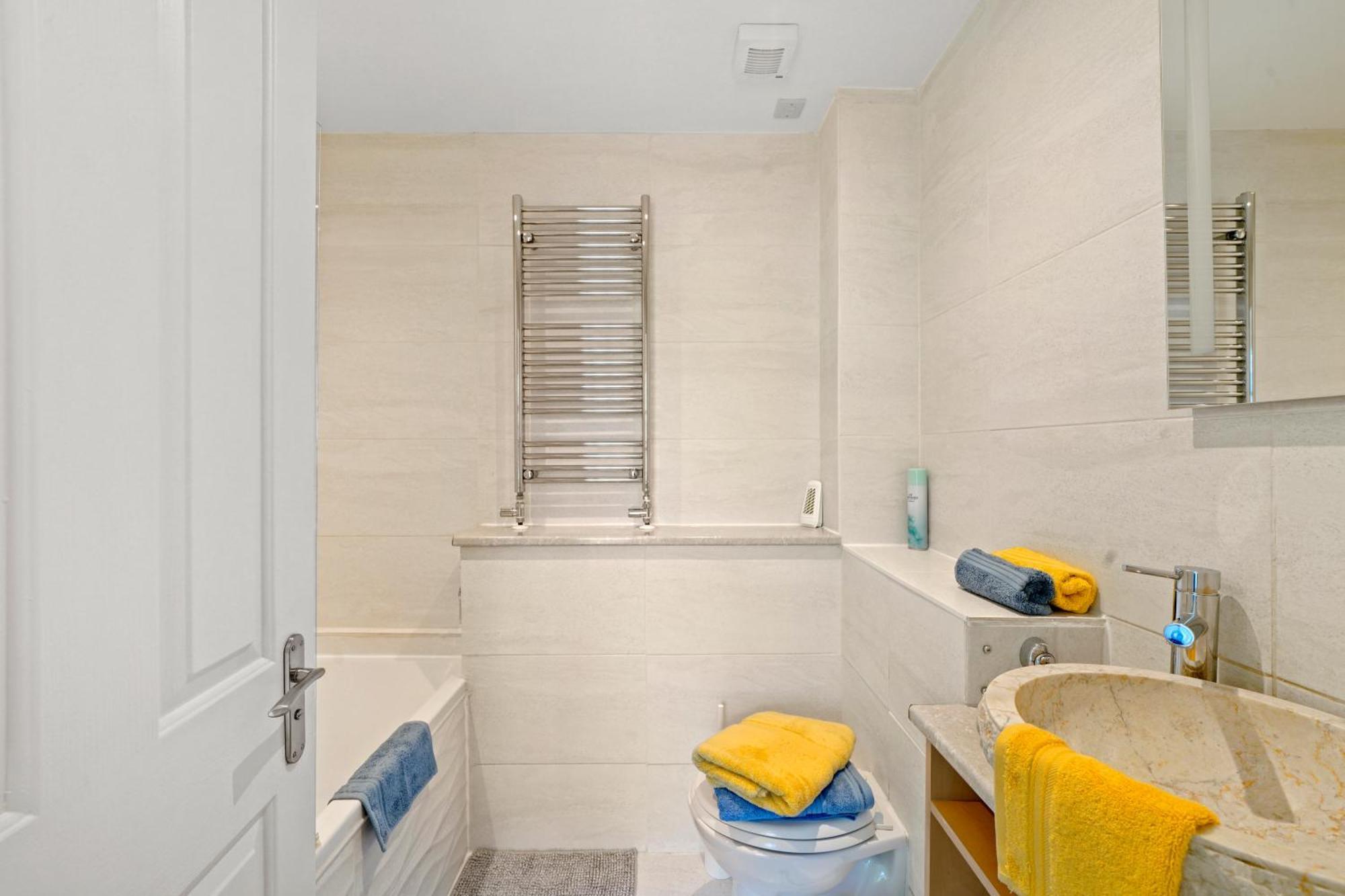 3 Bedroom Mews Home - Clapham Common - Free Private Parking - Sleeps 5 - Newly Refurbished - Sweetpea & Pillow Properties Londýn Exteriér fotografie