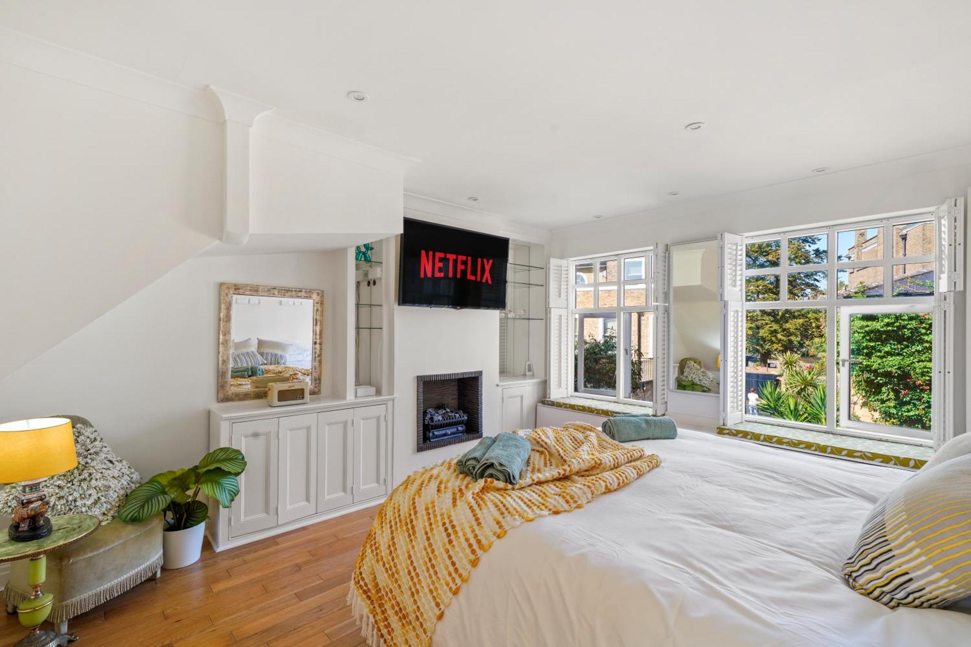 3 Bedroom Mews Home - Clapham Common - Free Private Parking - Sleeps 5 - Newly Refurbished - Sweetpea & Pillow Properties Londýn Exteriér fotografie