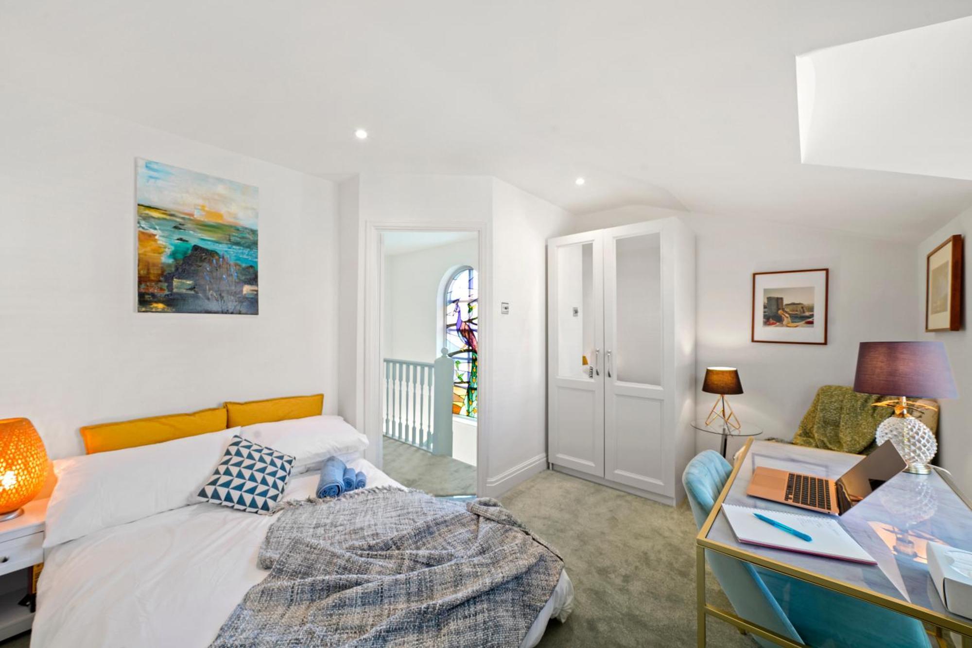 3 Bedroom Mews Home - Clapham Common - Free Private Parking - Sleeps 5 - Newly Refurbished - Sweetpea & Pillow Properties Londýn Exteriér fotografie